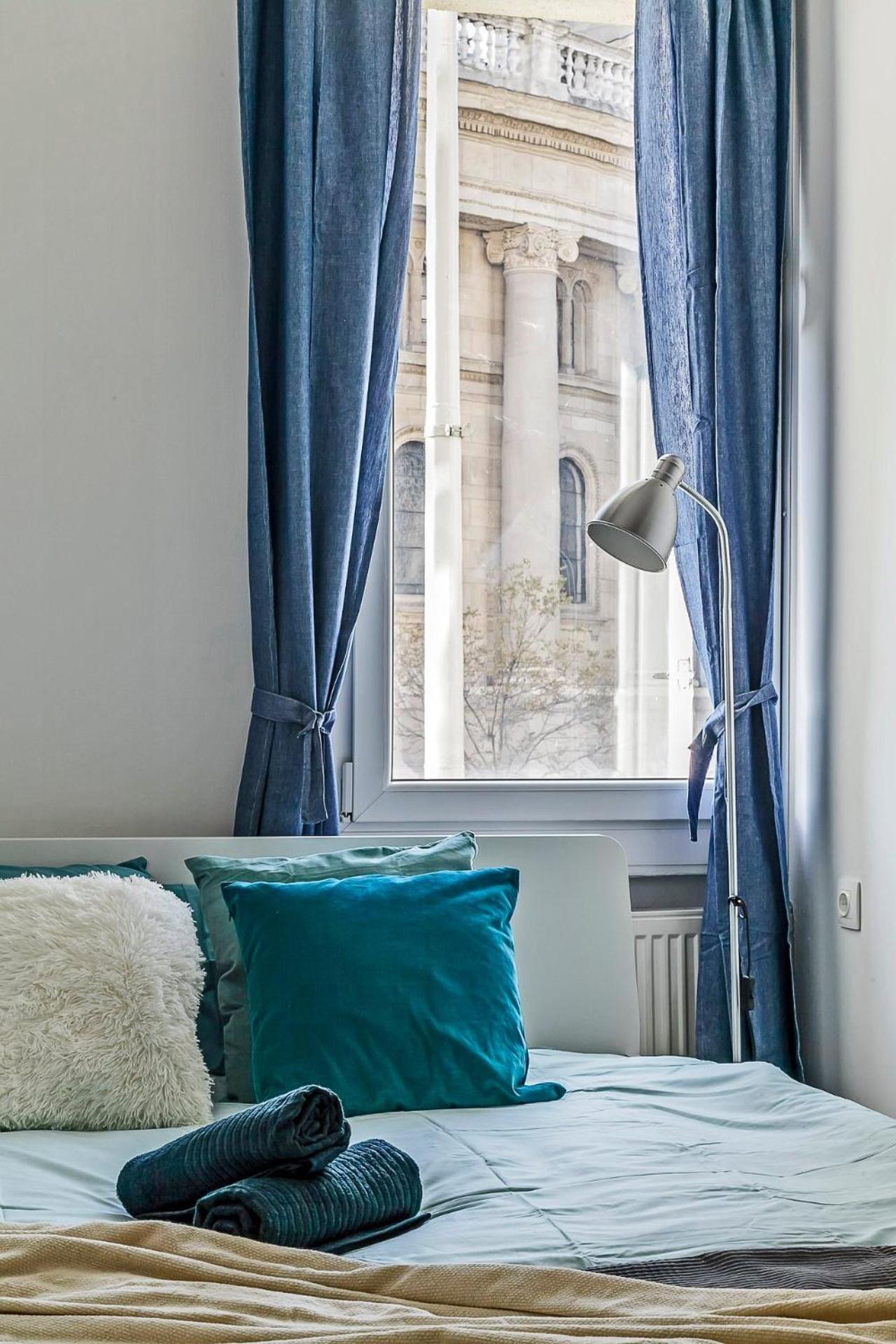Cozy 4 Bedroom Overlooking The Basilica Apartment