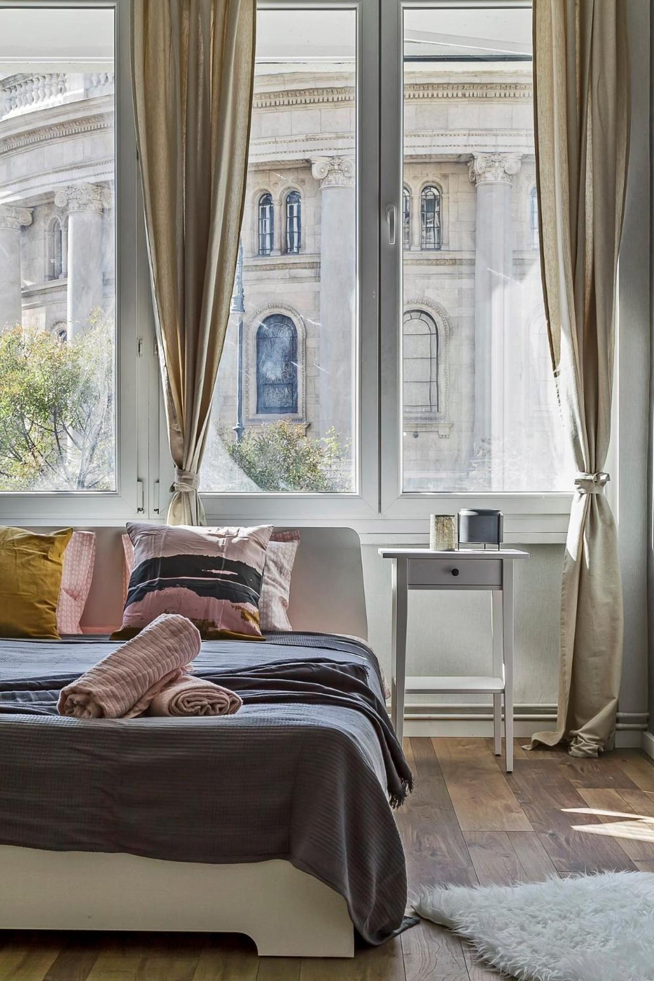 Apartment Cozy 4 Bedroom Overlooking The Basilica *