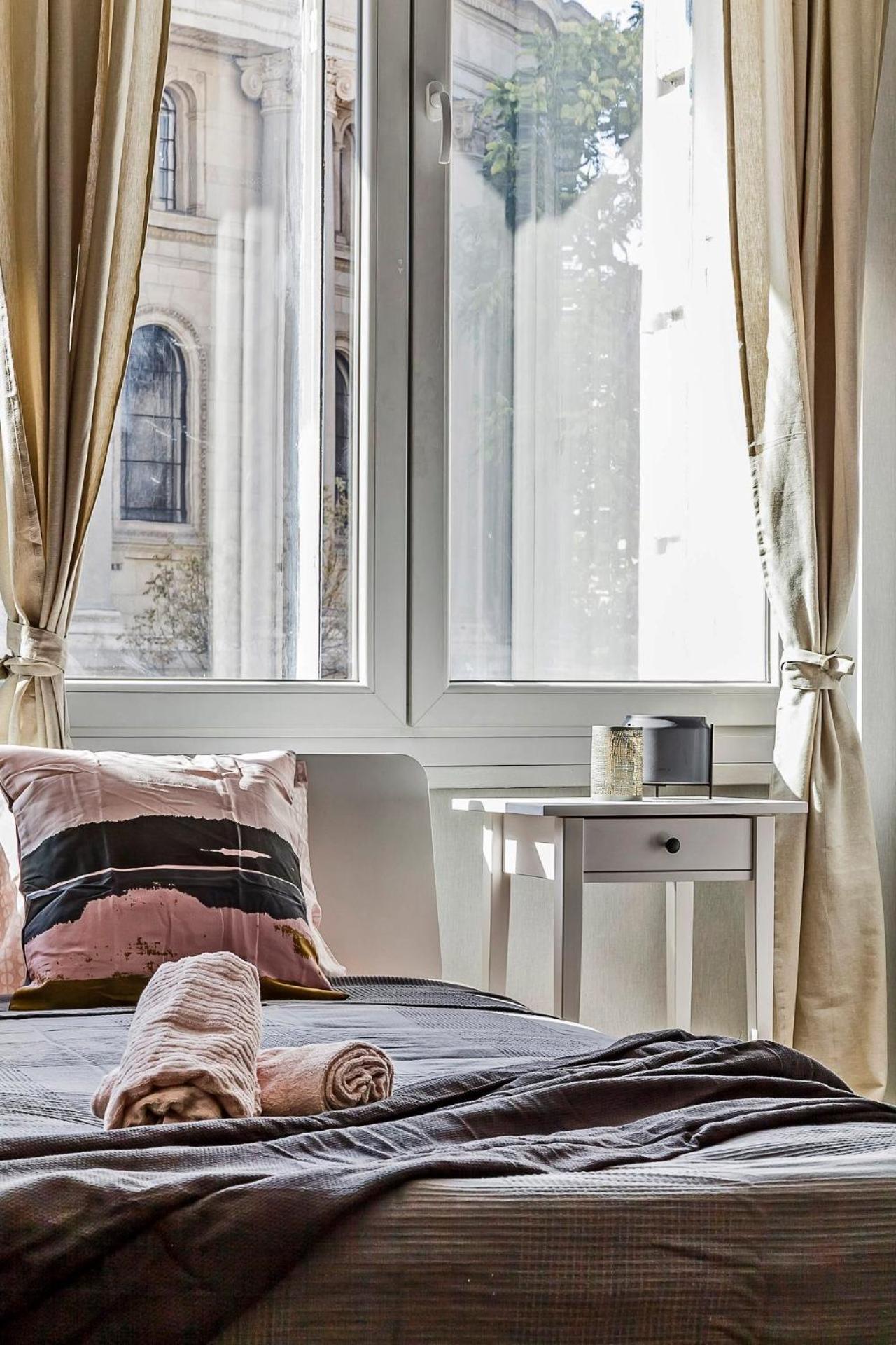 Cozy 4 Bedroom Overlooking The Basilica *